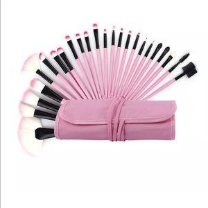 Great Stocking Stuffers! 🎁 Complete Makeup brush set 24 pieces w travel case